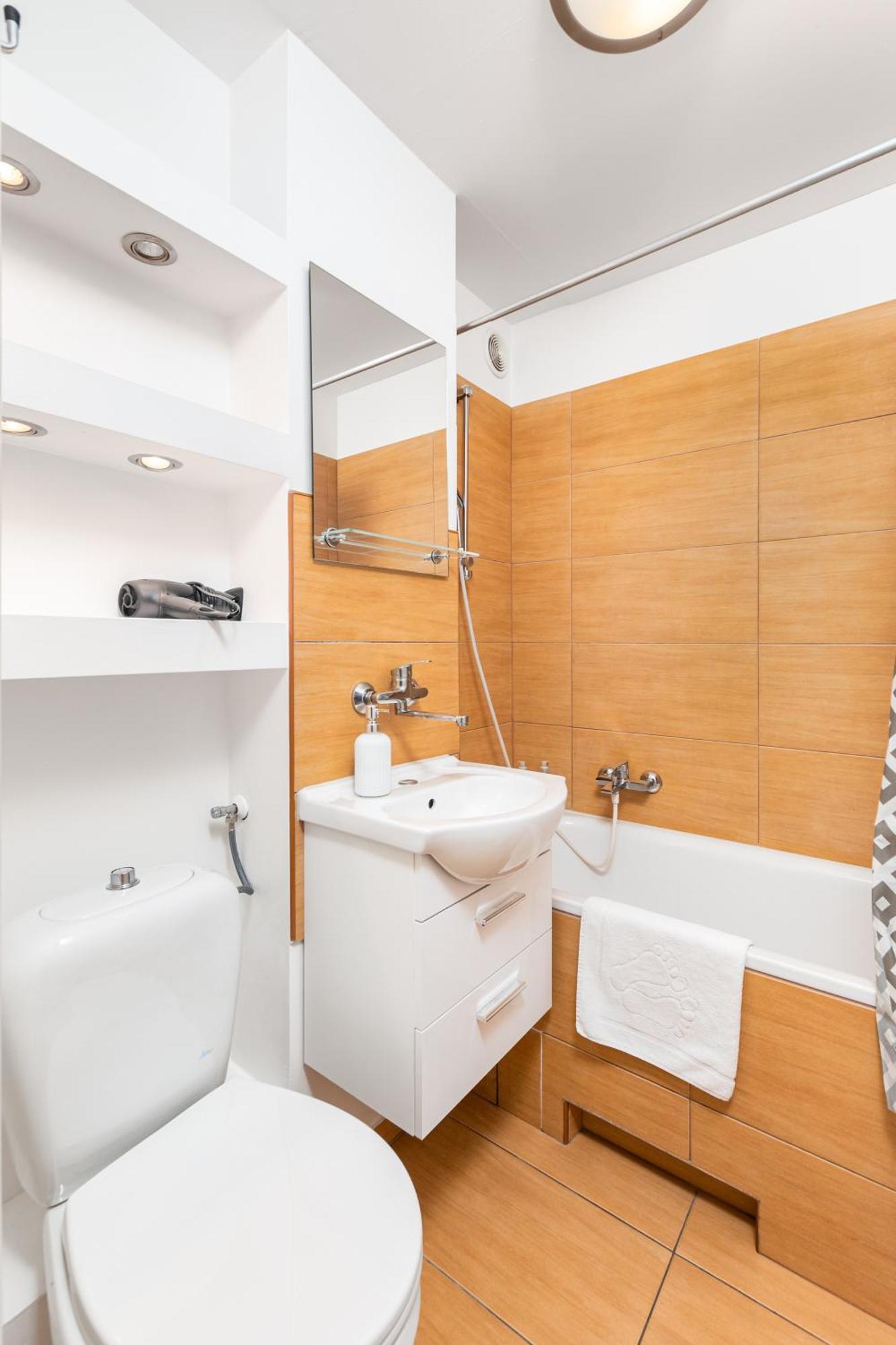ורשה Apartment Gornoslaska By Your Freedom מראה חיצוני תמונה